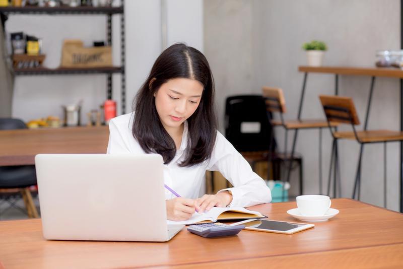 学习一线剪辑师的实战经验，形成个性化的视频剪辑思维